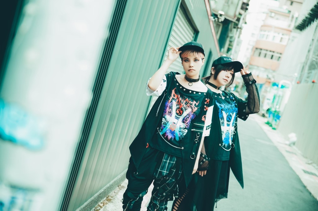 Jillpunkパンクロック エモい 宿命の絆 魚座 重ね着 レースアップ 鎖チェーン 安全ピン付き ゆったり 半袖Tシャツカットソー オリジナル カッコいいメンズ レディー V系 おしゃれ大きいサイズ男女兼用ファッション