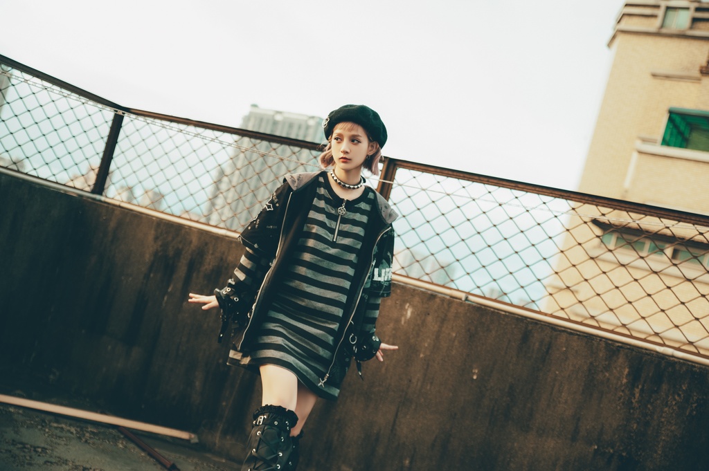 Jillpunk エモパンク 王道パンク 野良猫 鉄の輪 しっぽ付き ゆったり 猫耳 半袖パーカー フード付きジャケット かわいい 猫系 オリジナル おしゃれ男女兼用ファッション メンズ レディース