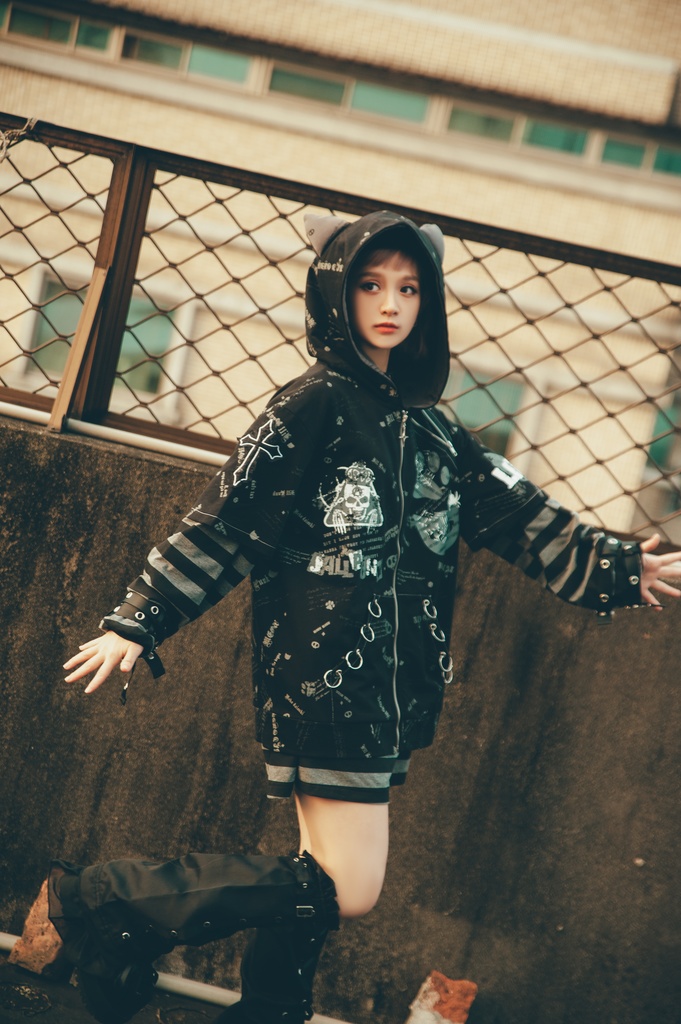 Jillpunk エモパンク 王道パンク 野良猫 鉄の輪 しっぽ付き ゆったり 猫耳 半袖パーカー フード付きジャケット かわいい 猫系 オリジナル おしゃれ男女兼用ファッション メンズ レディース