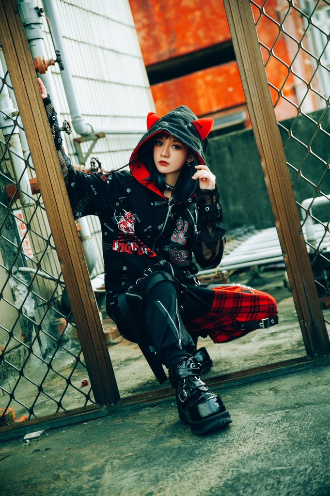 Jillpunk エモパンク 王道パンク 野良猫 鉄の輪 しっぽ付き ゆったり 猫耳 半袖パーカー フード付きジャケット かわいい 猫系 オリジナル おしゃれ男女兼用ファッション メンズ レディース