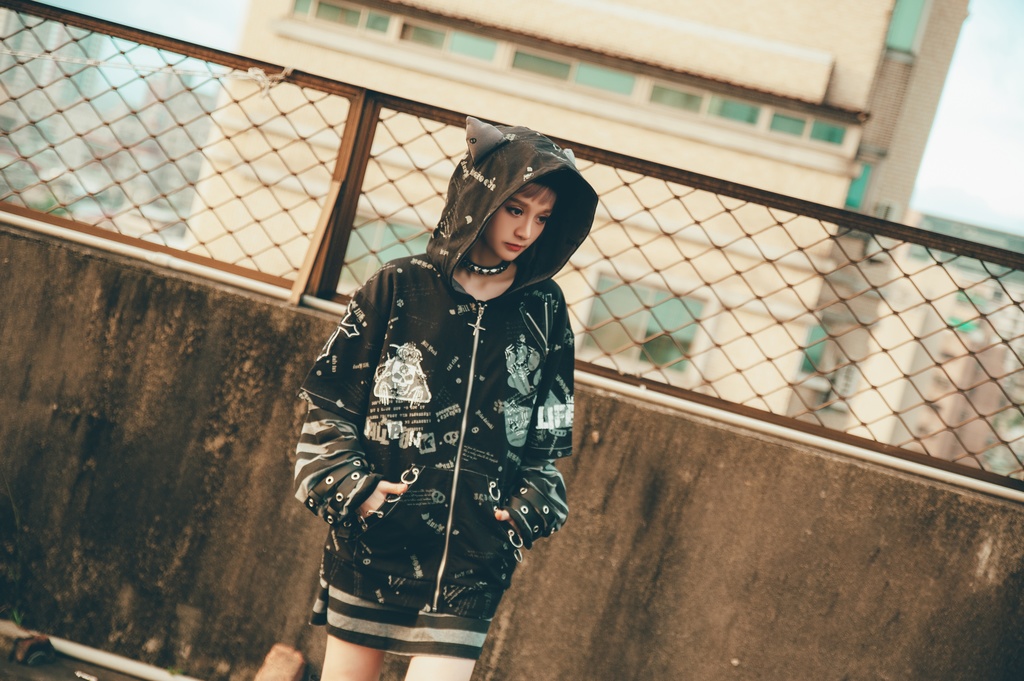 Jillpunk エモパンク 王道パンク 野良猫 鉄の輪 しっぽ付き ゆったり 猫耳 半袖パーカー フード付きジャケット かわいい 猫系 オリジナル おしゃれ男女兼用ファッション メンズ レディース