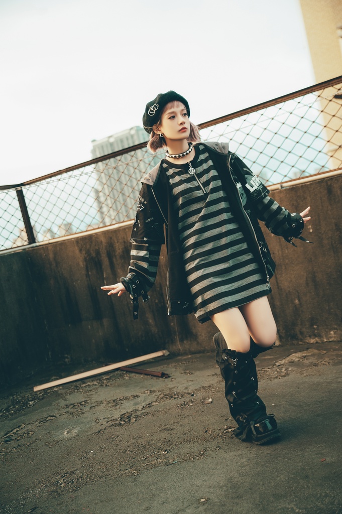 Jillpunk エモパンク 王道パンク 野良猫 鉄の輪 しっぽ付き ゆったり 猫耳 半袖パーカー フード付きジャケット かわいい 猫系 オリジナル おしゃれ男女兼用ファッション メンズ レディース