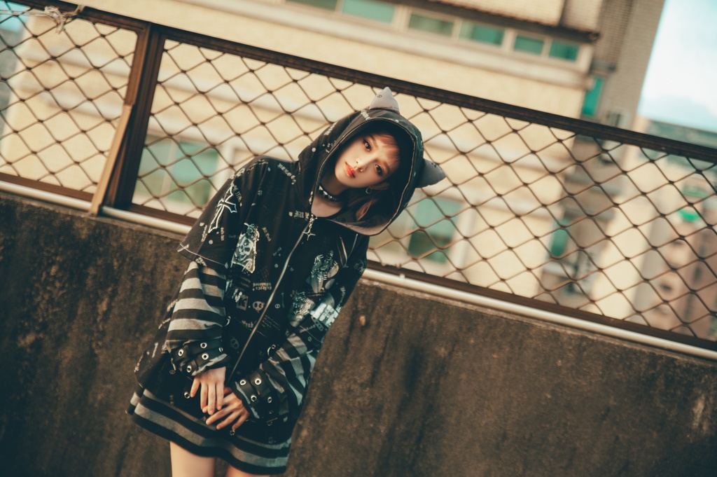 Jillpunk エモパンク 王道パンク 野良猫 鉄の輪 しっぽ付き ゆったり 猫耳 半袖パーカー フード付きジャケット かわいい 猫系 オリジナル おしゃれ男女兼用ファッション メンズ レディース