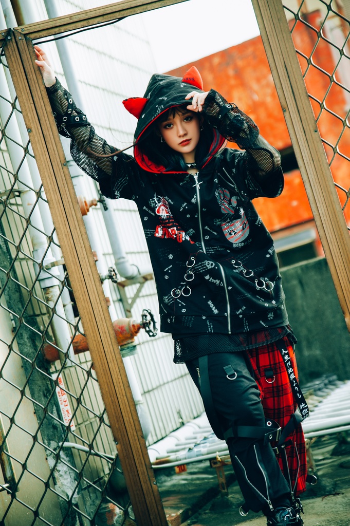 Jillpunk エモパンク 王道パンク 野良猫 鉄の輪 しっぽ付き ゆったり 猫耳 半袖パーカー フード付きジャケット かわいい 猫系 オリジナル おしゃれ男女兼用ファッション メンズ レディース