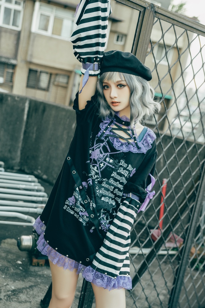 Jillpunk 甜牙草莓コラボ 地雷系 病みかわ 愛の物語 チョーカーネック レースヘム ボーダー柄 アームカバー付き ワンピースドレス ゴシックロリータ 可愛い おしゃれ ファッション萌え