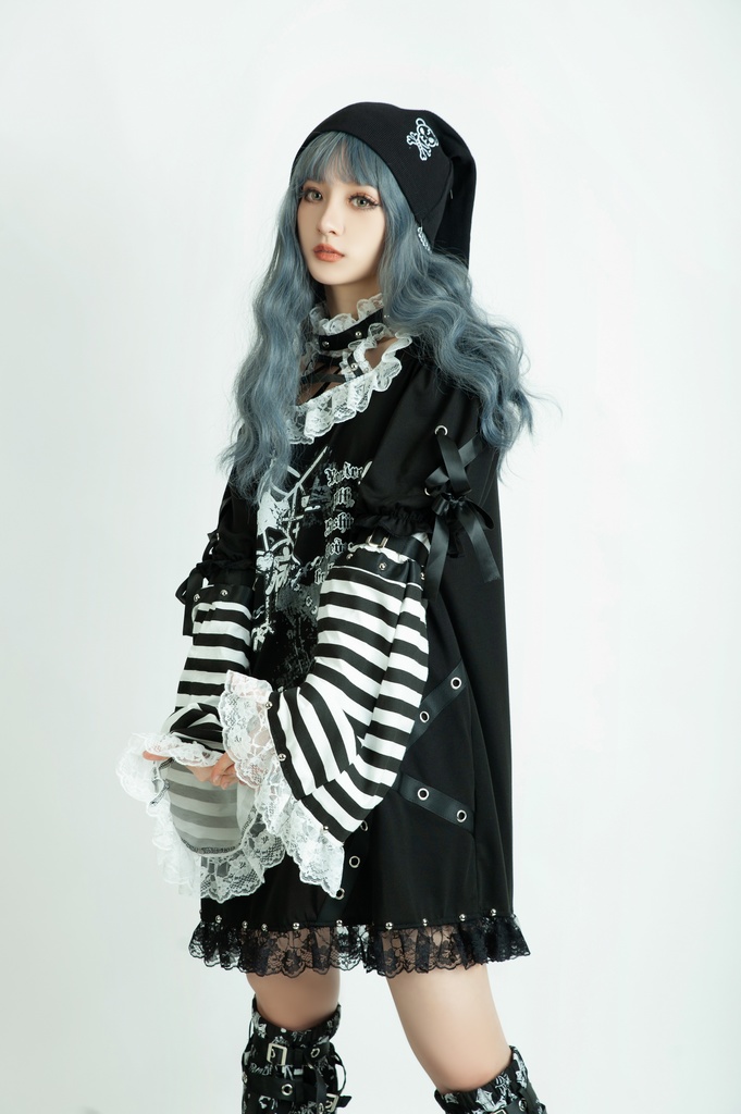 Jillpunk 甜牙草莓コラボ 地雷系 病みかわ 愛の物語 チョーカーネック レースヘム ボーダー柄 アームカバー付き ワンピースドレス ゴシックロリータ 可愛い おしゃれ ファッション萌え