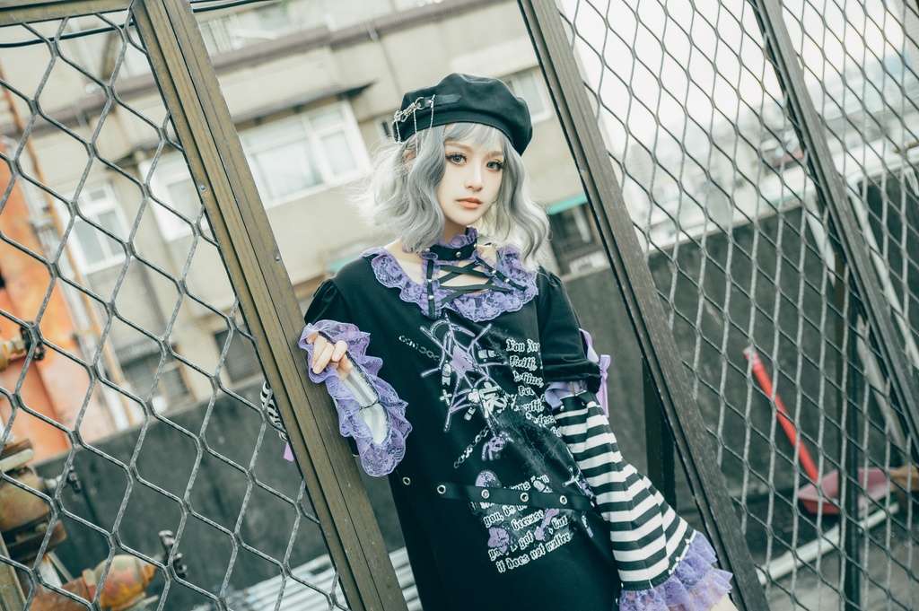 Jillpunk 甜牙草莓コラボ 地雷系 病みかわ 愛の物語 チョーカーネック レースヘム ボーダー柄 アームカバー付き ワンピースドレス ゴシックロリータ 可愛い おしゃれ ファッション萌え