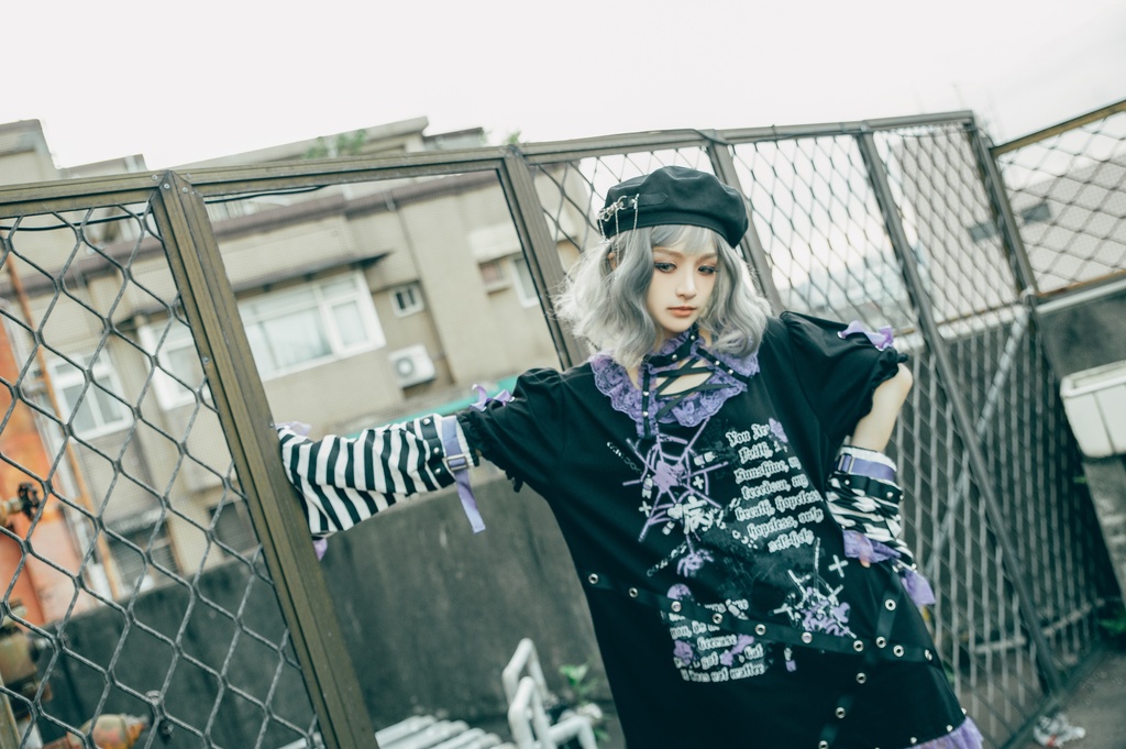 Jillpunk 甜牙草莓コラボ 地雷系 病みかわ 愛の物語 チョーカーネック レースヘム ボーダー柄 アームカバー付き ワンピースドレス ゴシックロリータ 可愛い おしゃれ ファッション萌え