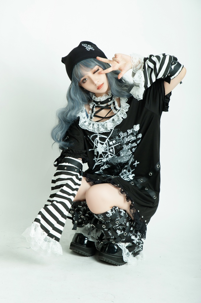 Jillpunk 甜牙草莓コラボ 地雷系 病みかわ 愛の物語 チョーカーネック レースヘム ボーダー柄 アームカバー付き ワンピースドレス ゴシックロリータ 可愛い おしゃれ ファッション萌え