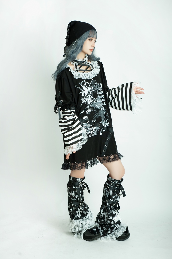 Jillpunk 甜牙草莓コラボ 地雷系 病みかわ 愛の物語 チョーカーネック レースヘム ボーダー柄 アームカバー付き ワンピースドレス ゴシックロリータ 可愛い おしゃれ ファッション萌え