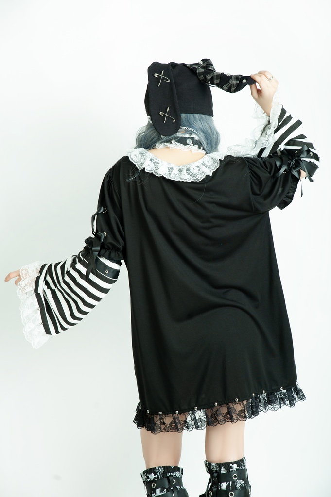 Jillpunk 甜牙草莓コラボ 地雷系 病みかわ 愛の物語 チョーカーネック レースヘム ボーダー柄 アームカバー付き ワンピースドレス ゴシックロリータ 可愛い おしゃれ ファッション萌え