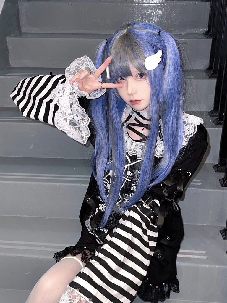 Jillpunk 甜牙草莓コラボ 地雷系 病みかわ 愛の物語 チョーカーネック レースヘム ボーダー柄 アームカバー付き ワンピースドレス ゴシックロリータ 可愛い おしゃれ ファッション萌え