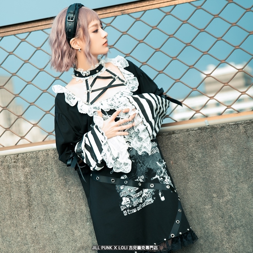 Jillpunk 甜牙草莓コラボ 地雷系 病みかわ 愛の物語 チョーカーネック レースヘム ボーダー柄 アームカバー付き ワンピースドレス ゴシックロリータ 可愛い おしゃれ ファッション萌え