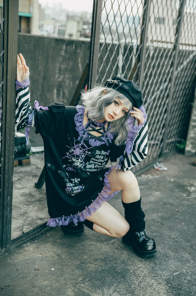 Jillpunk 甜牙草莓コラボ 地雷系 病みかわ 愛の物語 チョーカーネック レースヘム ボーダー柄 アームカバー付き ワンピースドレス ゴシックロリータ 可愛い おしゃれ ファッション萌え