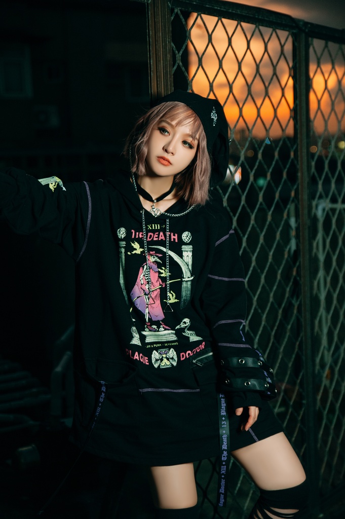 Jillpunk台湾画師三目道具屋コラボ クール系 パンクロック ダーク タロット死神 ペスト医師 ゆったり 長袖 パーカー男女兼用 レディース メンズ かっこいい オリジナル おしゃれ