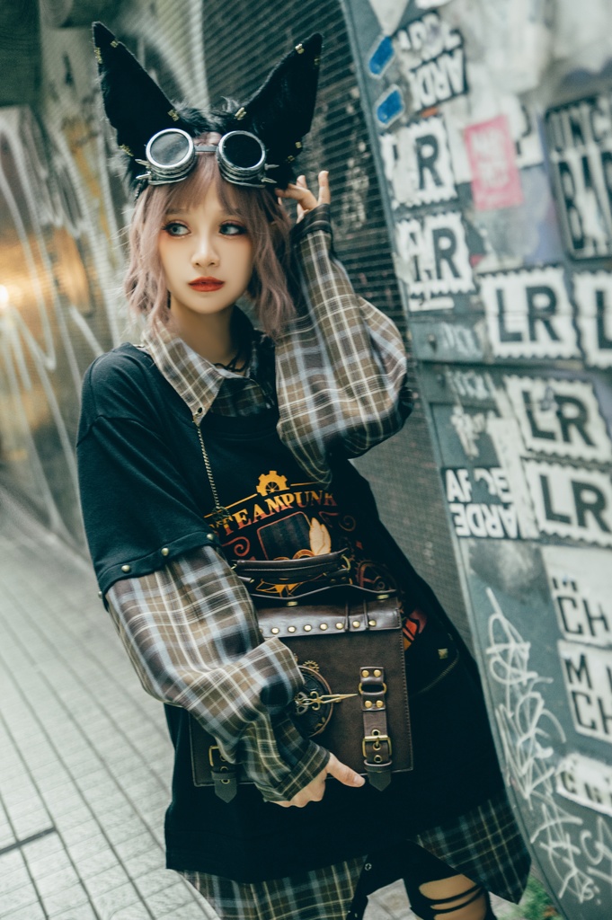 Jillpunk 芝麻コラボ アニメ お宅 ニ次コン スチームパンク風 エジプト神話ベビー アヌビス タータンチェック柄 歯車チャーム 重ね着Tシャツ シャツカラーカットソー オリジナル メンズ レディーズ おしゃれ 男女兼用 ファッション 秋葉系 可愛い