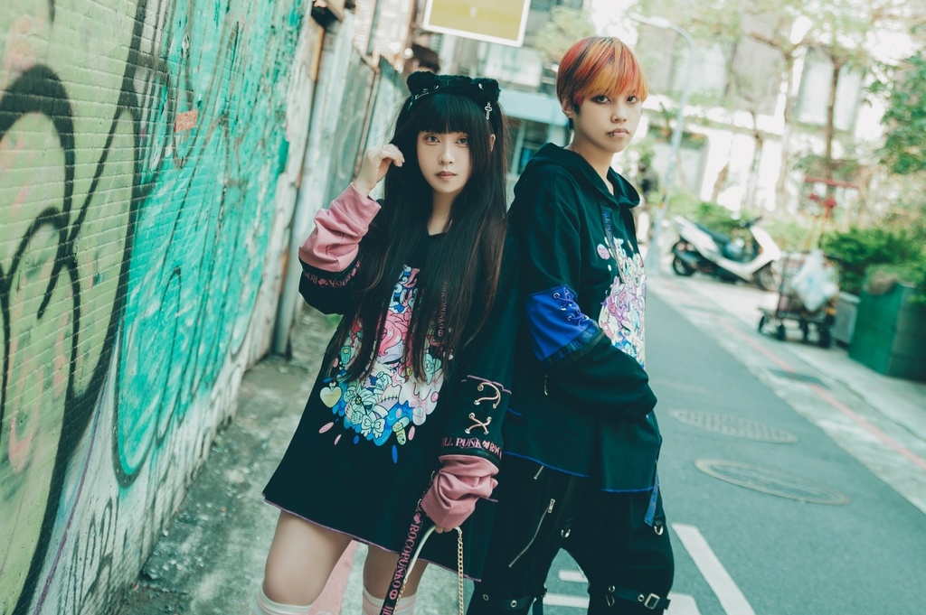 Jillpunk 地雷系 ダーク 病みかわ 派手かわ 原宿ファッション ゾンビガール 取り外し可能袖 ゆったり 飾り縫い 半袖 パーカーオリジナル 可愛い おしゃれ 男女兼用 秋葉系