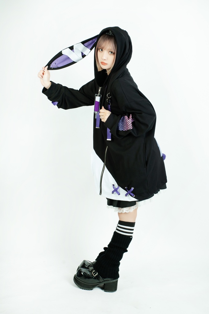 Jillpunk台湾画師千千菟コラボ メンヘラ ヤンデレ 地雷系 病みカワ 派手カワ 二次コン 注射器チャーム 子うさぎ依存症 痛バッグ付き 兎耳パーカー ゆったりフード付きジャケット オリジナル 可愛い おしゃれ ファッション 秋葉系