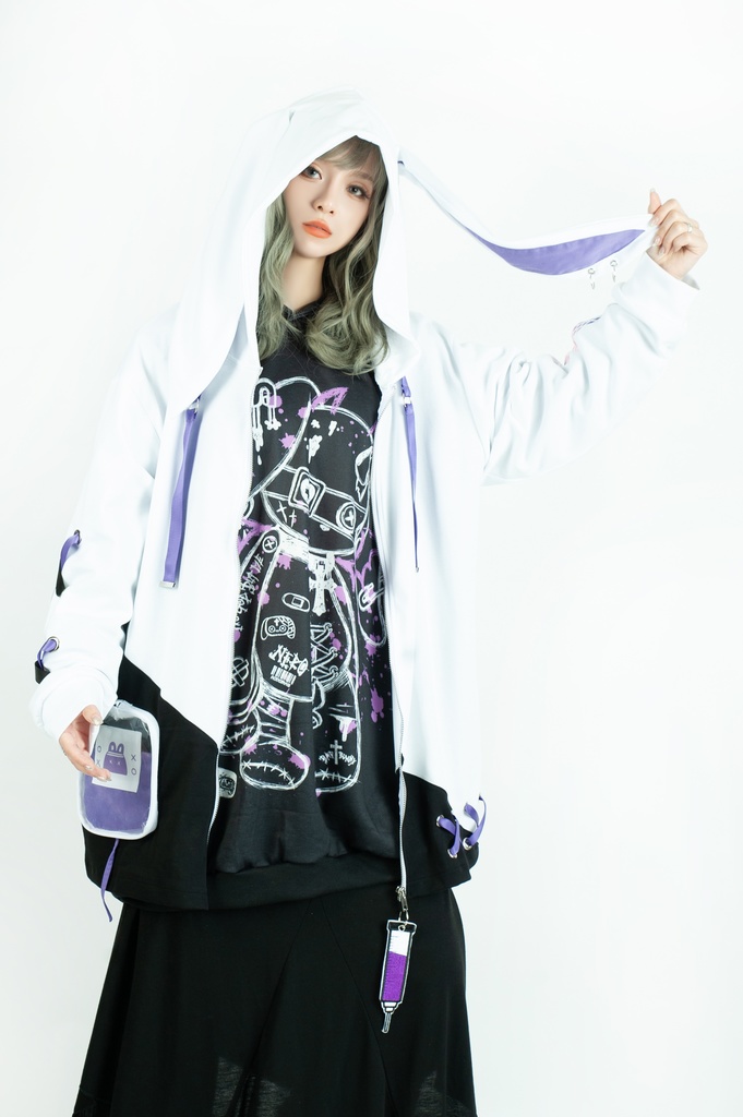 Jillpunk台湾画師千千菟コラボ メンヘラ ヤンデレ 地雷系 病みカワ 派手カワ 二次コン 注射器チャーム 子うさぎ依存症 痛バッグ付き 兎耳パーカー ゆったりフード付きジャケット オリジナル 可愛い おしゃれ ファッション 秋葉系