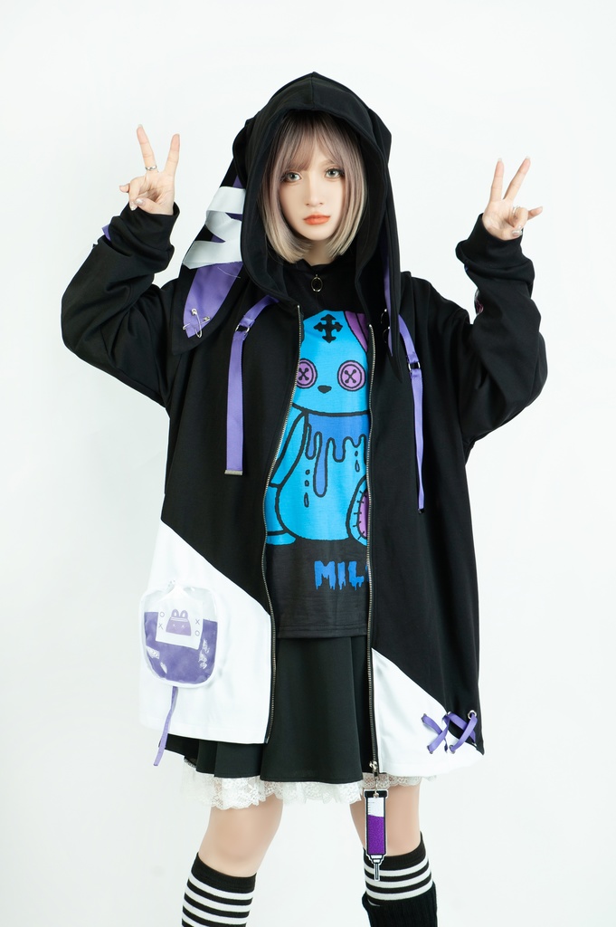 Jillpunk台湾画師千千菟コラボ メンヘラ ヤンデレ 地雷系 病みカワ 派手カワ 二次コン 注射器チャーム 子うさぎ依存症 痛バッグ付き 兎耳パーカー ゆったりフード付きジャケット オリジナル 可愛い おしゃれ ファッション 秋葉系