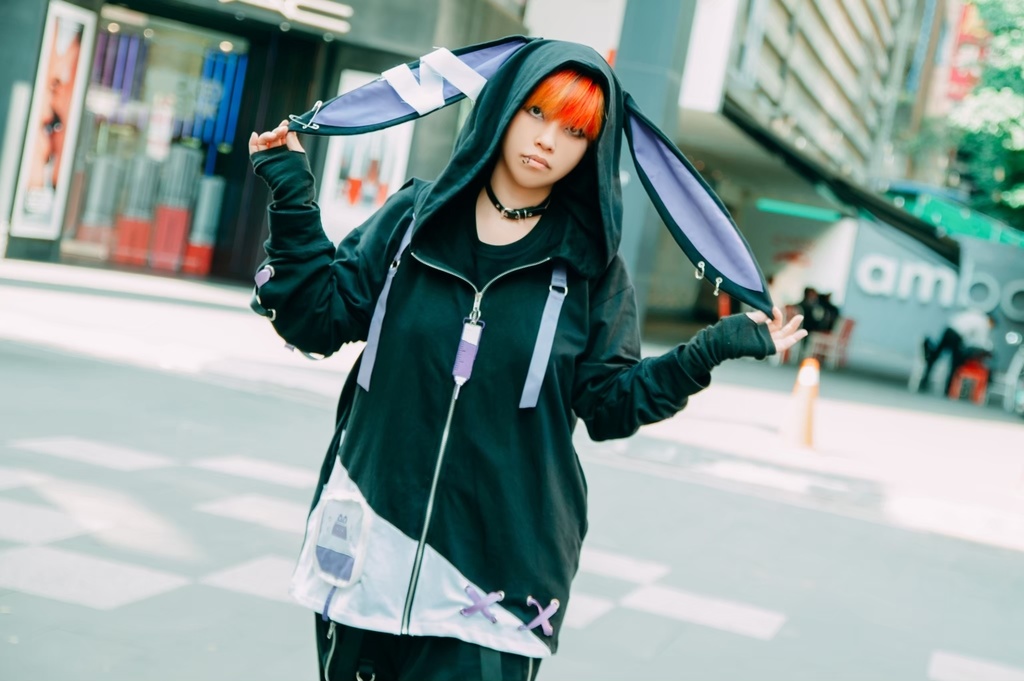 Jillpunk台湾画師千千菟コラボ メンヘラ ヤンデレ 地雷系 病みカワ 派手カワ 二次コン 注射器チャーム 子うさぎ依存症 痛バッグ付き 兎耳パーカー ゆったりフード付きジャケット オリジナル 可愛い おしゃれ ファッション 秋葉系