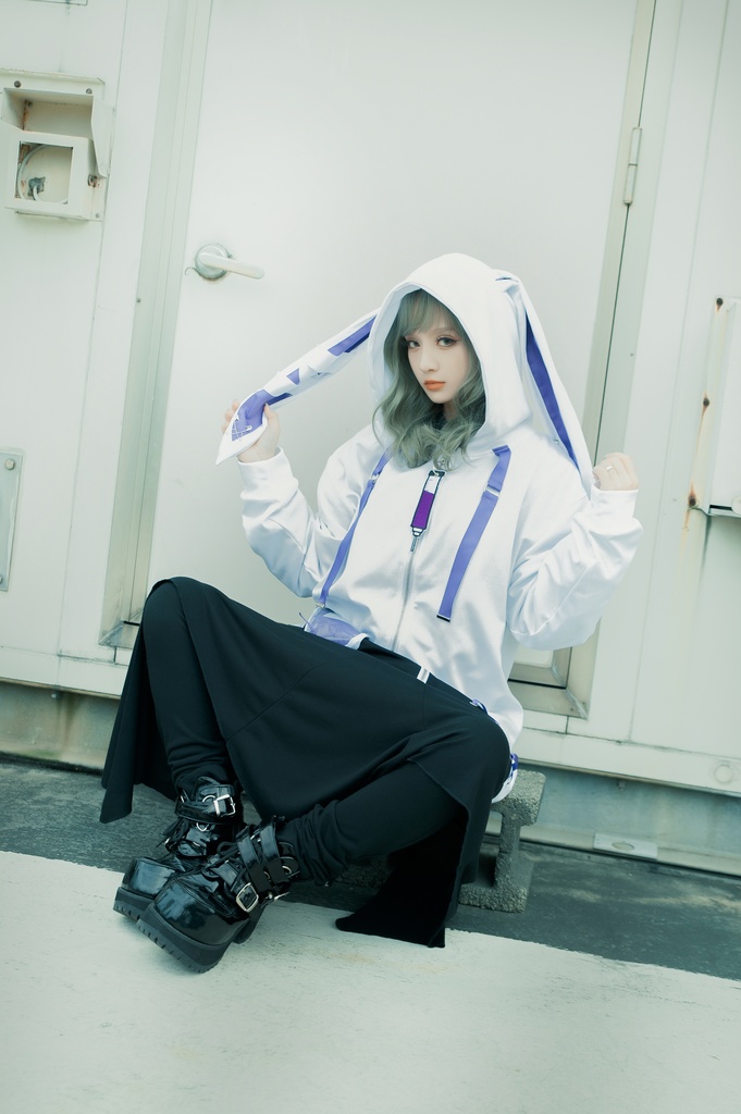 Jillpunk台湾画師千千菟コラボ メンヘラ ヤンデレ 地雷系 病みカワ 派手カワ 二次コン 注射器チャーム 子うさぎ依存症 痛バッグ付き 兎耳パーカー ゆったりフード付きジャケット オリジナル 可愛い おしゃれ ファッション 秋葉系