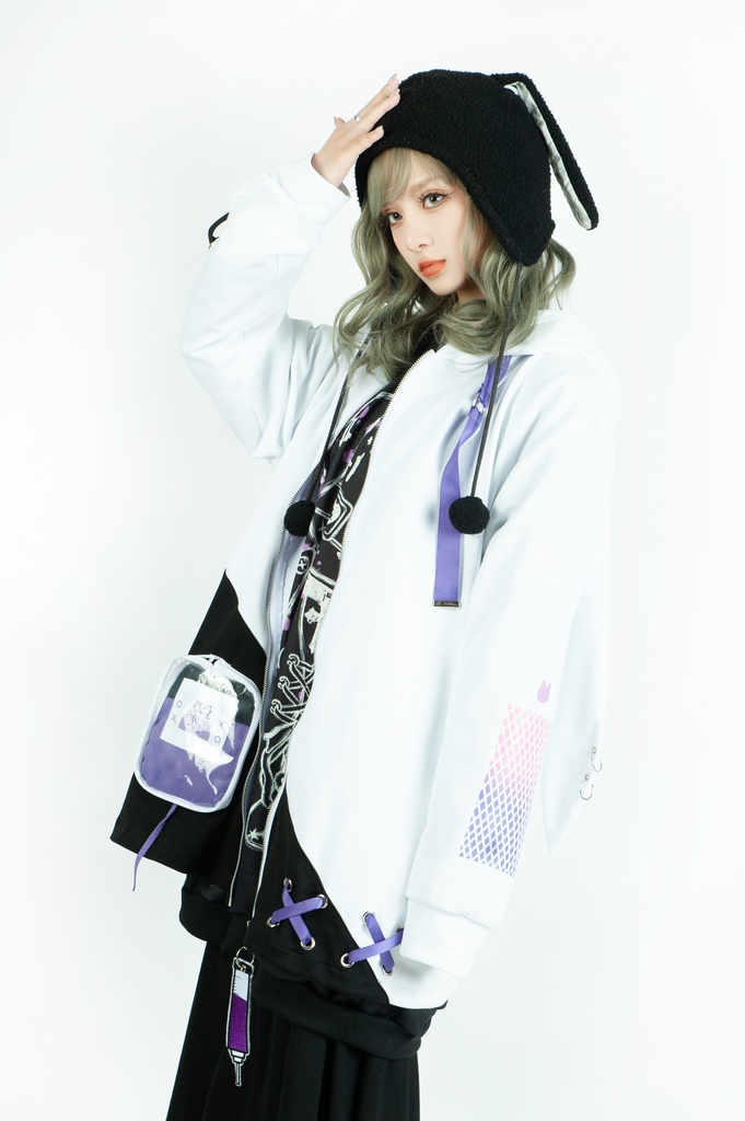 Jillpunk台湾画師千千菟コラボ メンヘラ ヤンデレ 地雷系 病みカワ 派手カワ 二次コン 注射器チャーム 子うさぎ依存症 痛バッグ付き 兎耳パーカー ゆったりフード付きジャケット オリジナル 可愛い おしゃれ ファッション 秋葉系