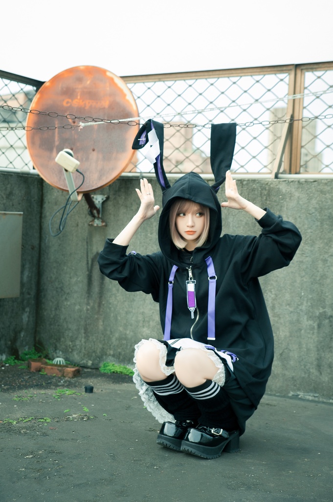 Jillpunk台湾画師千千菟コラボ メンヘラ ヤンデレ 地雷系 病みカワ 派手カワ 二次コン 注射器チャーム 子うさぎ依存症 痛バッグ付き 兎耳パーカー ゆったりフード付きジャケット オリジナル 可愛い おしゃれ ファッション 秋葉系