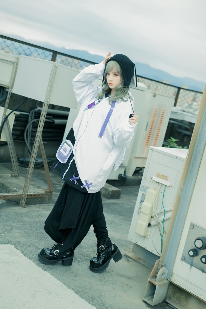 Jillpunk台湾画師千千菟コラボ メンヘラ ヤンデレ 地雷系 病みカワ 派手カワ 二次コン 注射器チャーム 子うさぎ依存症 痛バッグ付き 兎耳パーカー ゆったりフード付きジャケット オリジナル 可愛い おしゃれ ファッション 秋葉系