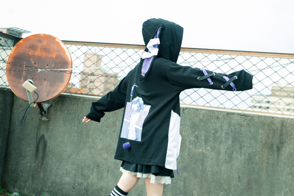 Jillpunk台湾画師千千菟コラボ メンヘラ ヤンデレ 地雷系 病みカワ 派手カワ 二次コン 注射器チャーム 子うさぎ依存症 痛バッグ付き 兎耳パーカー ゆったりフード付きジャケット オリジナル 可愛い おしゃれ ファッション 秋葉系