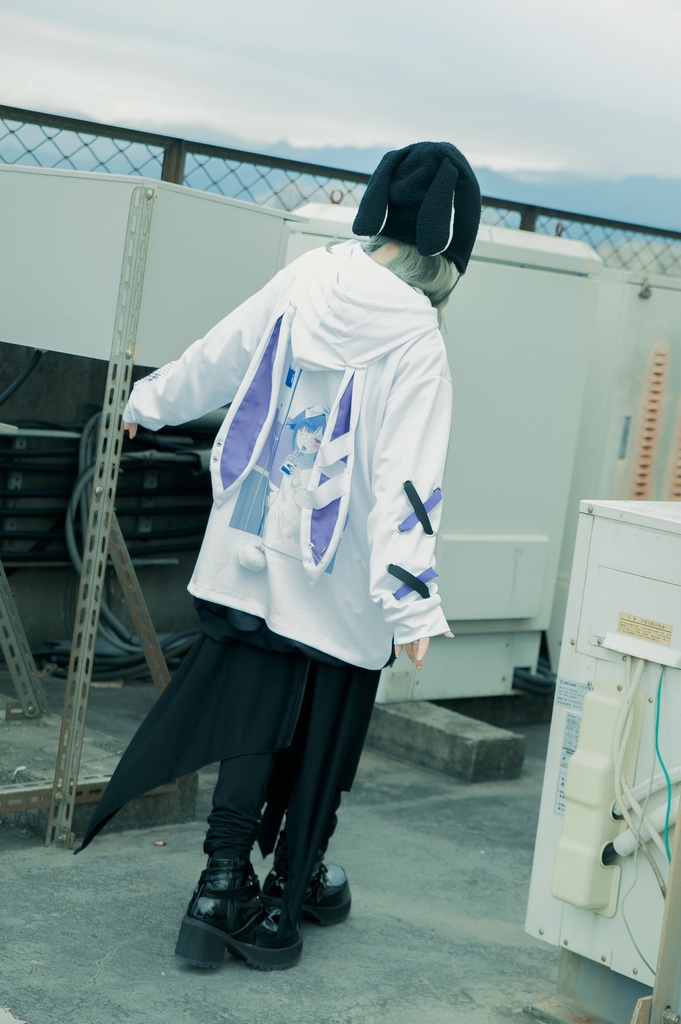 Jillpunk台湾画師千千菟コラボ メンヘラ ヤンデレ 地雷系 病みカワ 派手カワ 二次コン 注射器チャーム 子うさぎ依存症 痛バッグ付き 兎耳パーカー ゆったりフード付きジャケット オリジナル 可愛い おしゃれ ファッション 秋葉系