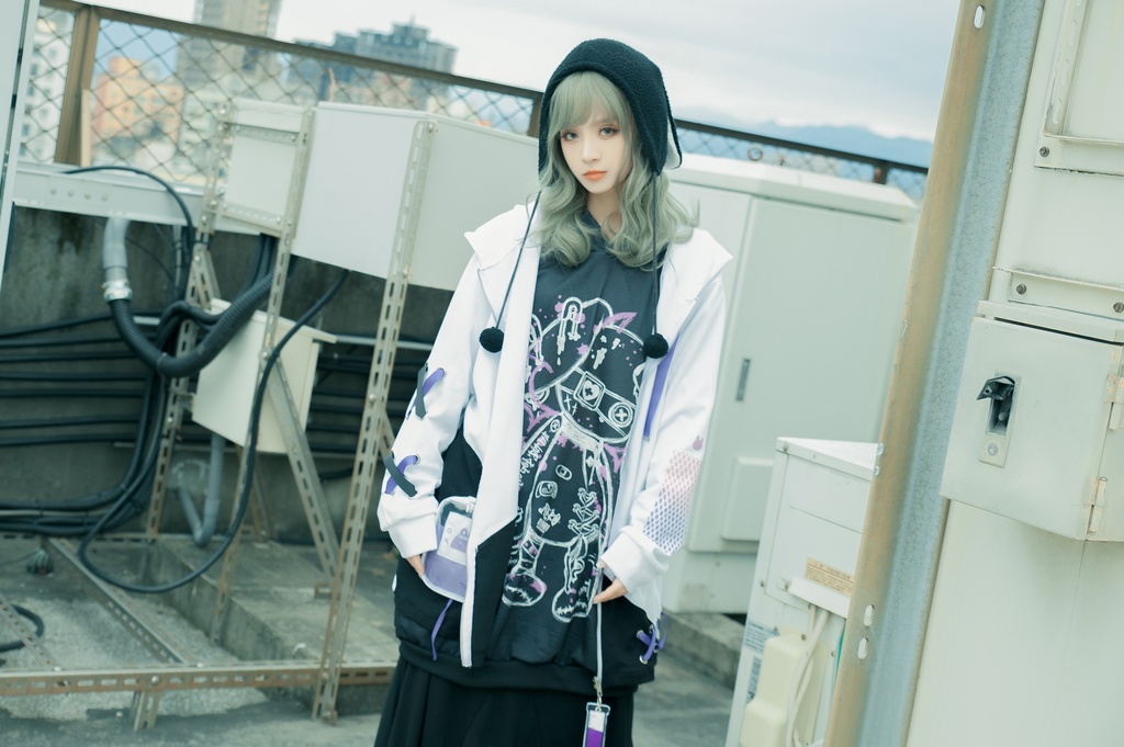 Jillpunk台湾画師千千菟コラボ メンヘラ ヤンデレ 地雷系 病みカワ 派手カワ 二次コン 注射器チャーム 子うさぎ依存症 痛バッグ付き 兎耳パーカー ゆったりフード付きジャケット オリジナル 可愛い おしゃれ ファッション 秋葉系