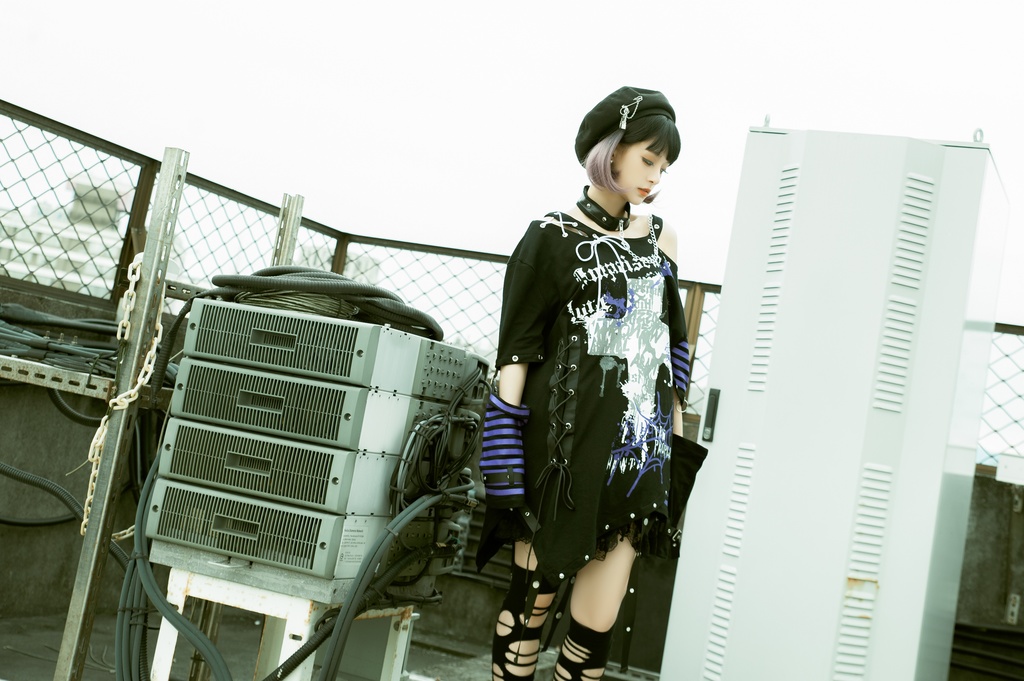 Jillpunk ビジュアル系 パンクロック バンギャ 兄系 囚われの愛 十字架ボーダー柄 アシンメトリー アームカバー チョーカー付き 変形カットソー 半袖Tシャツ メンズ レディーズ ファッション おしゃれ男女兼用カッコいい