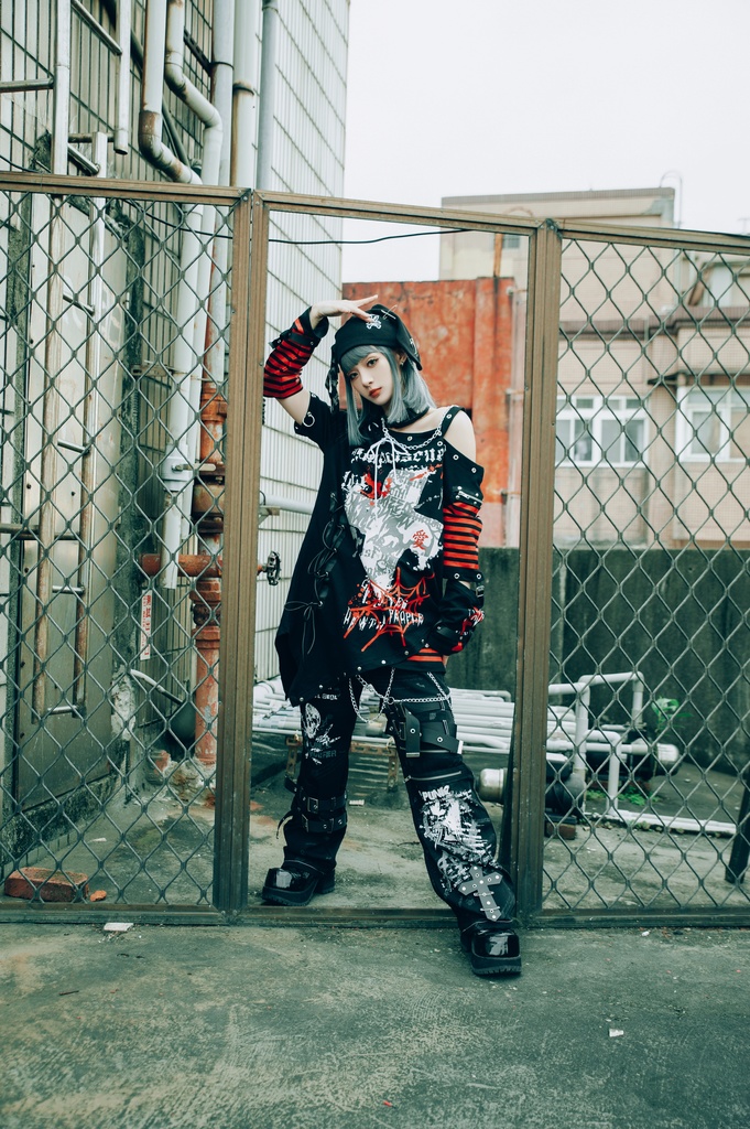 Jillpunk ビジュアル系 パンクロック バンギャ 兄系 囚われの愛 十字架ボーダー柄 アシンメトリー アームカバー チョーカー付き 変形カットソー 半袖Tシャツ メンズ レディーズ ファッション おしゃれ男女兼用カッコいい