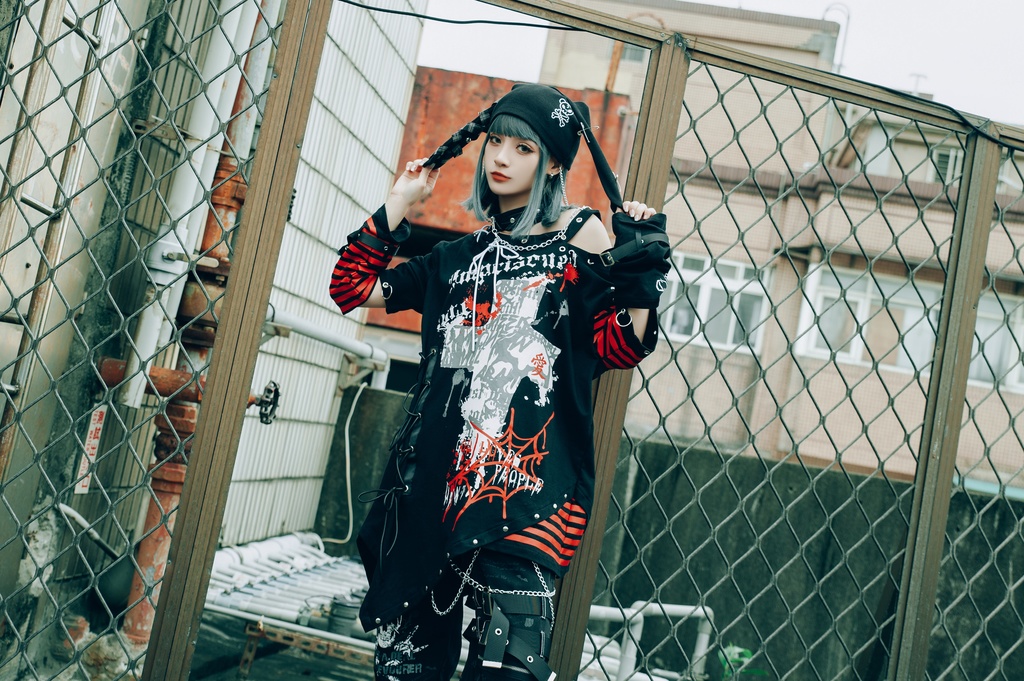 Jillpunk ビジュアル系 パンクロック バンギャ 兄系 囚われの愛 十字架ボーダー柄 アシンメトリー アームカバー チョーカー付き 変形カットソー 半袖Tシャツ メンズ レディーズ ファッション おしゃれ男女兼用カッコいい