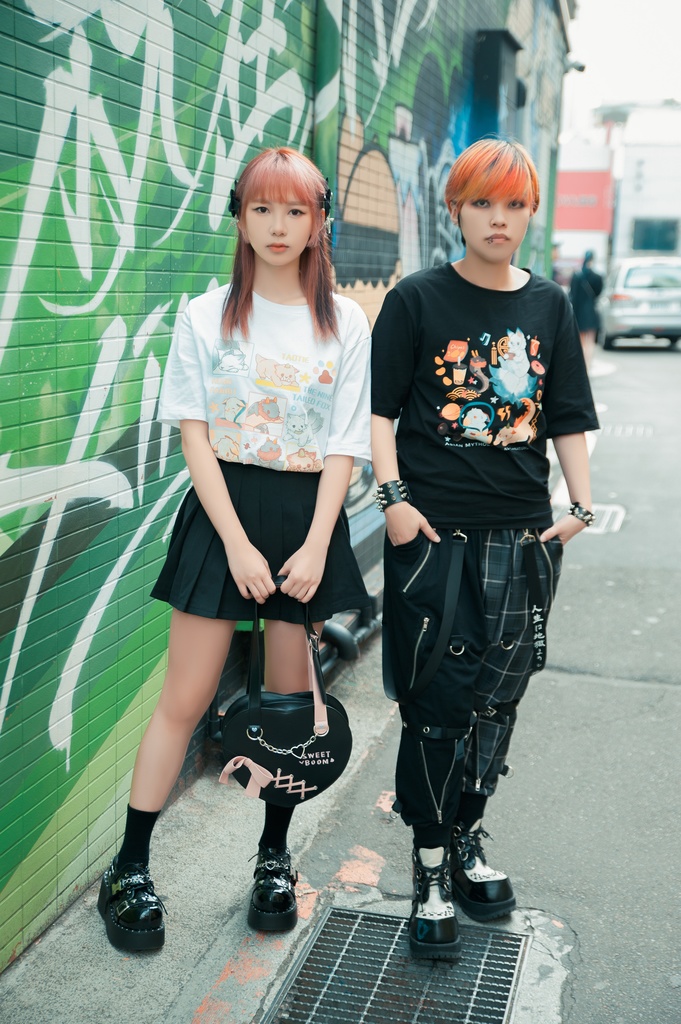 Jillpunk芝麻コラボアニメ 可愛い お宅 ニ次コン エジプト神話ベビー 東方神獸 マスコットモチーフプリント ゆったりサイズ 半袖 Tシャツ オリジナル メンズ レディーズ おしゃれ 男女兼用 ファッション 秋葉系