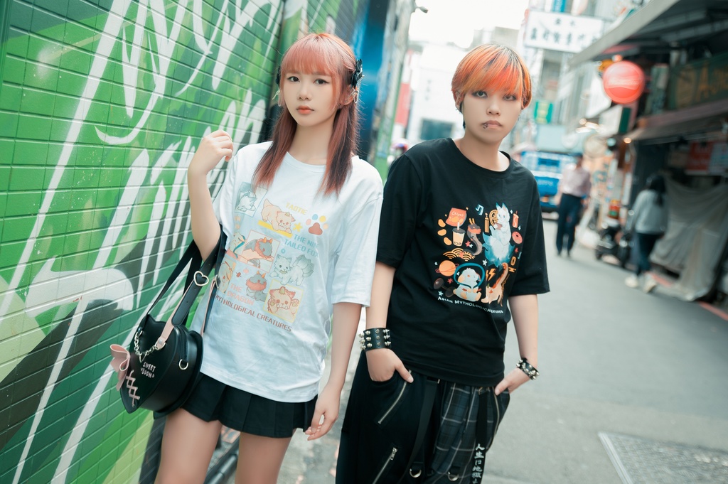 Jillpunk芝麻コラボアニメ 可愛い お宅 ニ次コン エジプト神話ベビー 東方神獸 マスコットモチーフプリント ゆったりサイズ 半袖 Tシャツ オリジナル メンズ レディーズ おしゃれ 男女兼用 ファッション 秋葉系