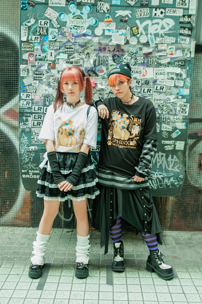 Jillpunk芝麻コラボアニメ 可愛い お宅 ニ次コン エジプト神話ベビー 東方神獸 マスコットモチーフプリント ゆったりサイズ 半袖 Tシャツ オリジナル メンズ レディーズ おしゃれ 男女兼用 ファッション 秋葉系