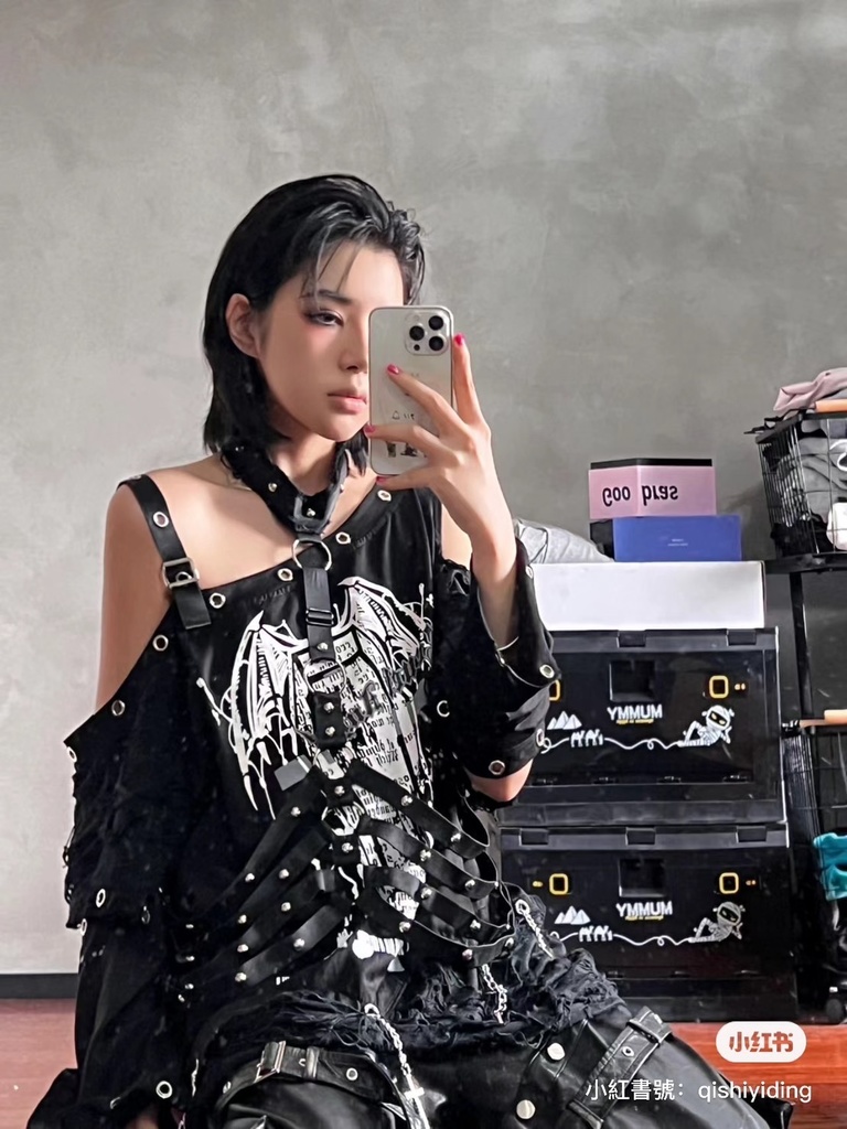 Jillpunk ヴィジュアル系 王道パンク ロック バンギャ V系ファッション 堕天使 骨翼柄 穴開き クラッシュ ハーネスストラップ付き 肩出しTシャツ アームカバー付きカットソー メンズ レディーズ V系 おしゃれ男女兼用カッコいい