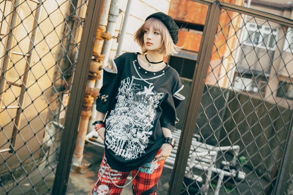 Jillpunk ビジュアル系 パンクロック バンギャ 兄系 失われたランド チャック穴あき クロスチャーム 鎖チェーン付き ゆったりカットソー 半袖Tシャツ メンズ レディーズ ファッション おしゃれ男女兼用カッコいい