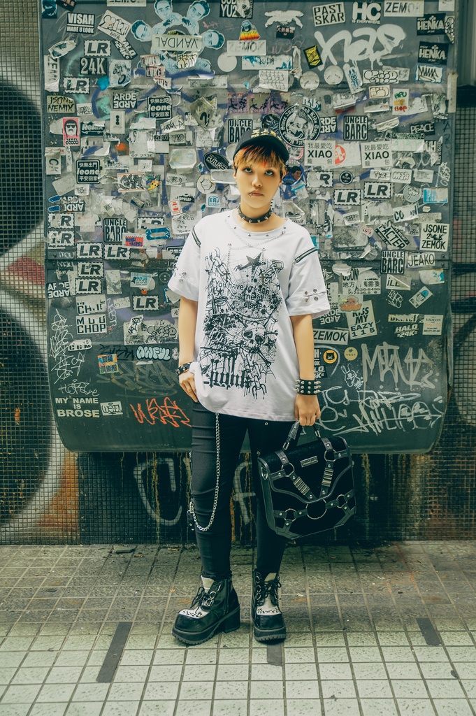 Jillpunk ビジュアル系 パンクロック バンギャ 兄系 失われたランド チャック穴あき クロスチャーム 鎖チェーン付き ゆったりカットソー 半袖Tシャツ メンズ レディーズ ファッション おしゃれ男女兼用カッコいい