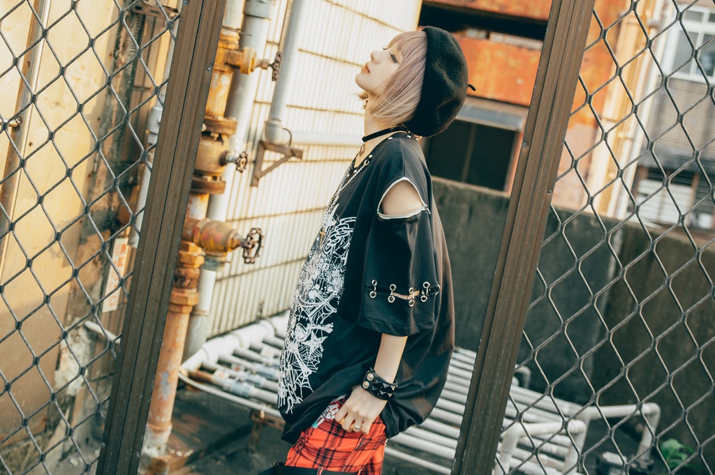 Jillpunk ビジュアル系 パンクロック バンギャ 兄系 失われたランド チャック穴あき クロスチャーム 鎖チェーン付き ゆったりカットソー 半袖Tシャツ メンズ レディーズ ファッション おしゃれ男女兼用カッコいい