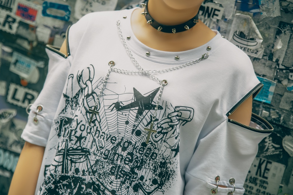 Jillpunk ビジュアル系 パンクロック バンギャ 兄系 失われたランド チャック穴あき クロスチャーム 鎖チェーン付き ゆったりカットソー 半袖Tシャツ メンズ レディーズ ファッション おしゃれ男女兼用カッコいい