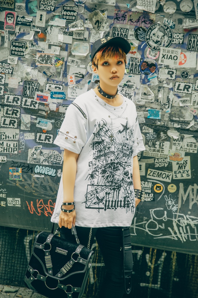 Jillpunk ビジュアル系 パンクロック バンギャ 兄系 失われたランド チャック穴あき クロスチャーム 鎖チェーン付き ゆったりカットソー 半袖Tシャツ メンズ レディーズ ファッション おしゃれ男女兼用カッコいい