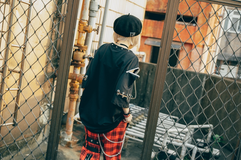 Jillpunk ビジュアル系 パンクロック バンギャ 兄系 失われたランド チャック穴あき クロスチャーム 鎖チェーン付き ゆったりカットソー 半袖Tシャツ メンズ レディーズ ファッション おしゃれ男女兼用カッコいい