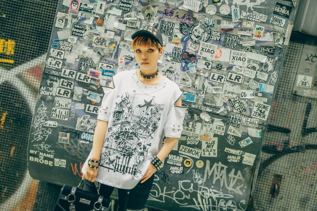 Jillpunk ビジュアル系 パンクロック バンギャ 兄系 失われたランド チャック穴あき クロスチャーム 鎖チェーン付き ゆったりカットソー 半袖Tシャツ メンズ レディーズ ファッション おしゃれ男女兼用カッコいい