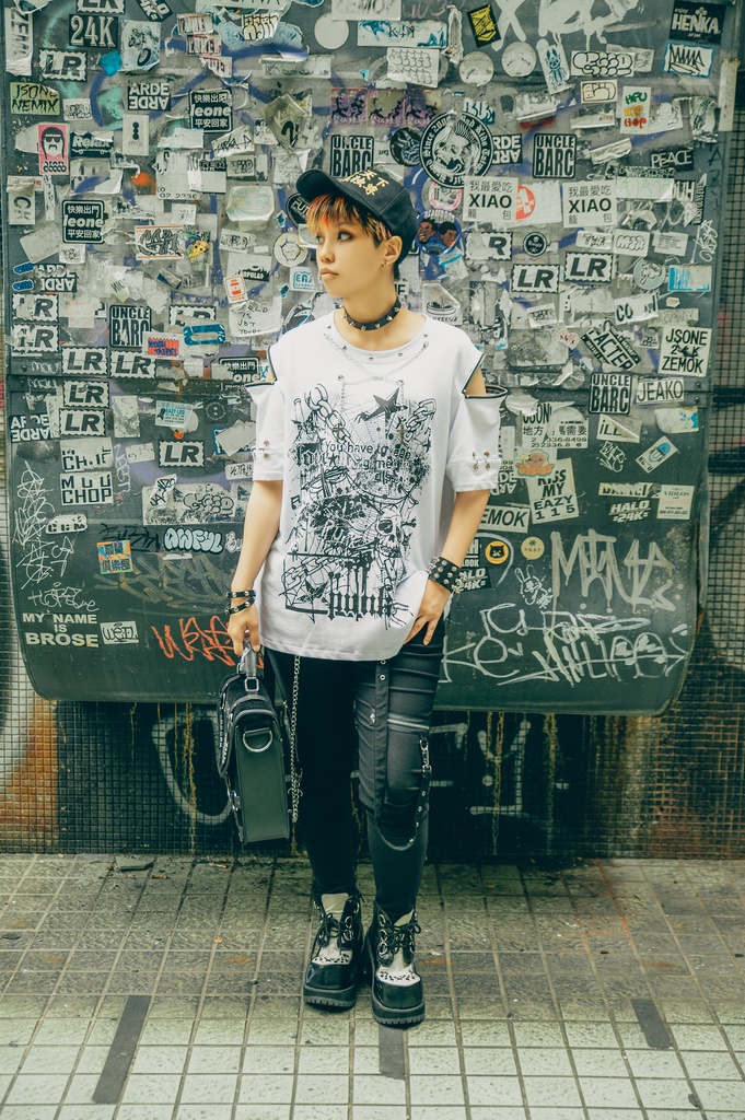 Jillpunk ビジュアル系 パンクロック バンギャ 兄系 失われたランド チャック穴あき クロスチャーム 鎖チェーン付き ゆったりカットソー 半袖Tシャツ メンズ レディーズ ファッション おしゃれ男女兼用カッコいい