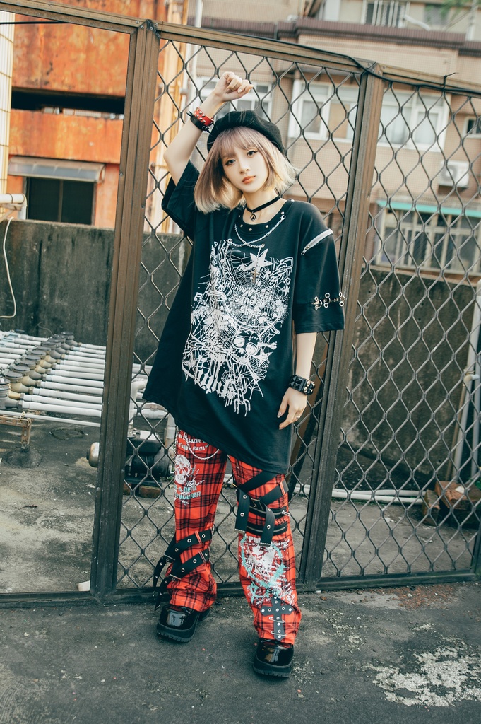 Jillpunk ビジュアル系 パンクロック バンギャ 兄系 失われたランド チャック穴あき クロスチャーム 鎖チェーン付き ゆったりカットソー 半袖Tシャツ メンズ レディーズ ファッション おしゃれ男女兼用カッコいい