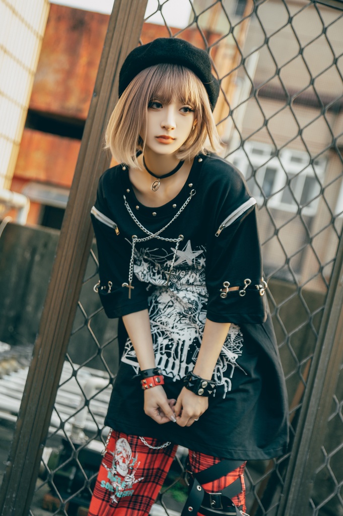 Jillpunk ビジュアル系 パンクロック バンギャ 兄系 失われたランド チャック穴あき クロスチャーム 鎖チェーン付き ゆったりカットソー 半袖Tシャツ メンズ レディーズ ファッション おしゃれ男女兼用カッコいい