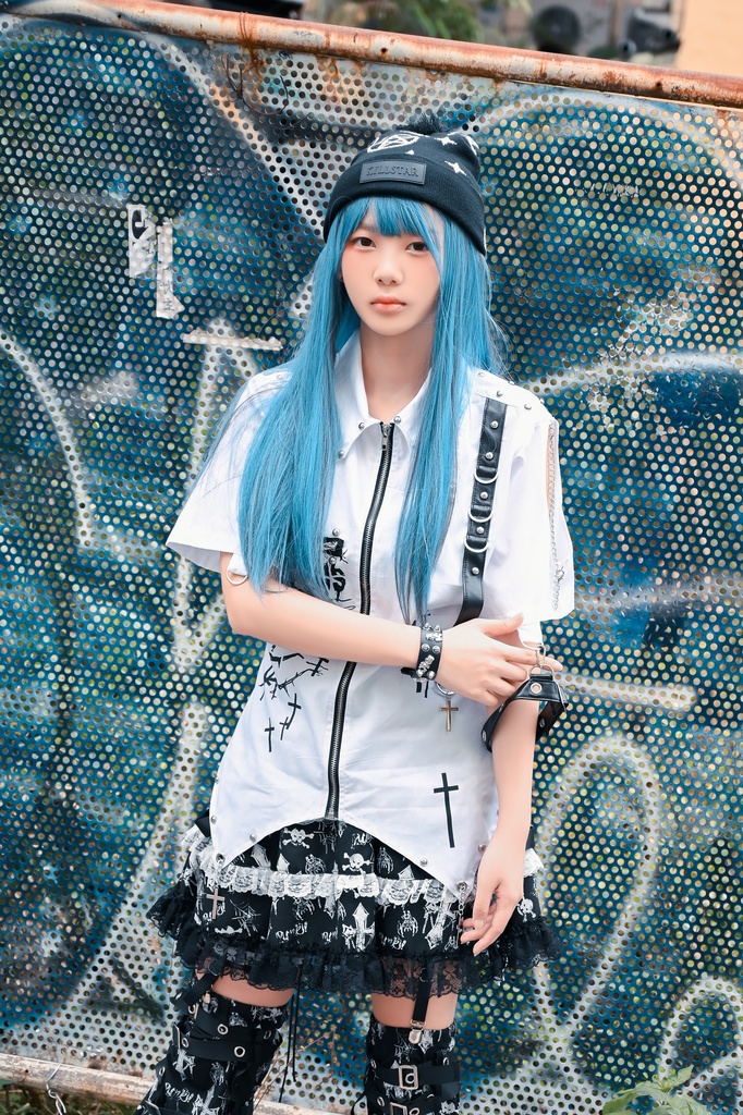 Jillpunk ビジュアル系 パンクロック バンギャ 兄系 暗闇のいばら 腕輪付き バットウィングカラー クロス柄 燕尾 穴あき 半袖 ジップアップ シャツ メンズ レディーズ ファッション おしゃれ男女兼用カッコいい